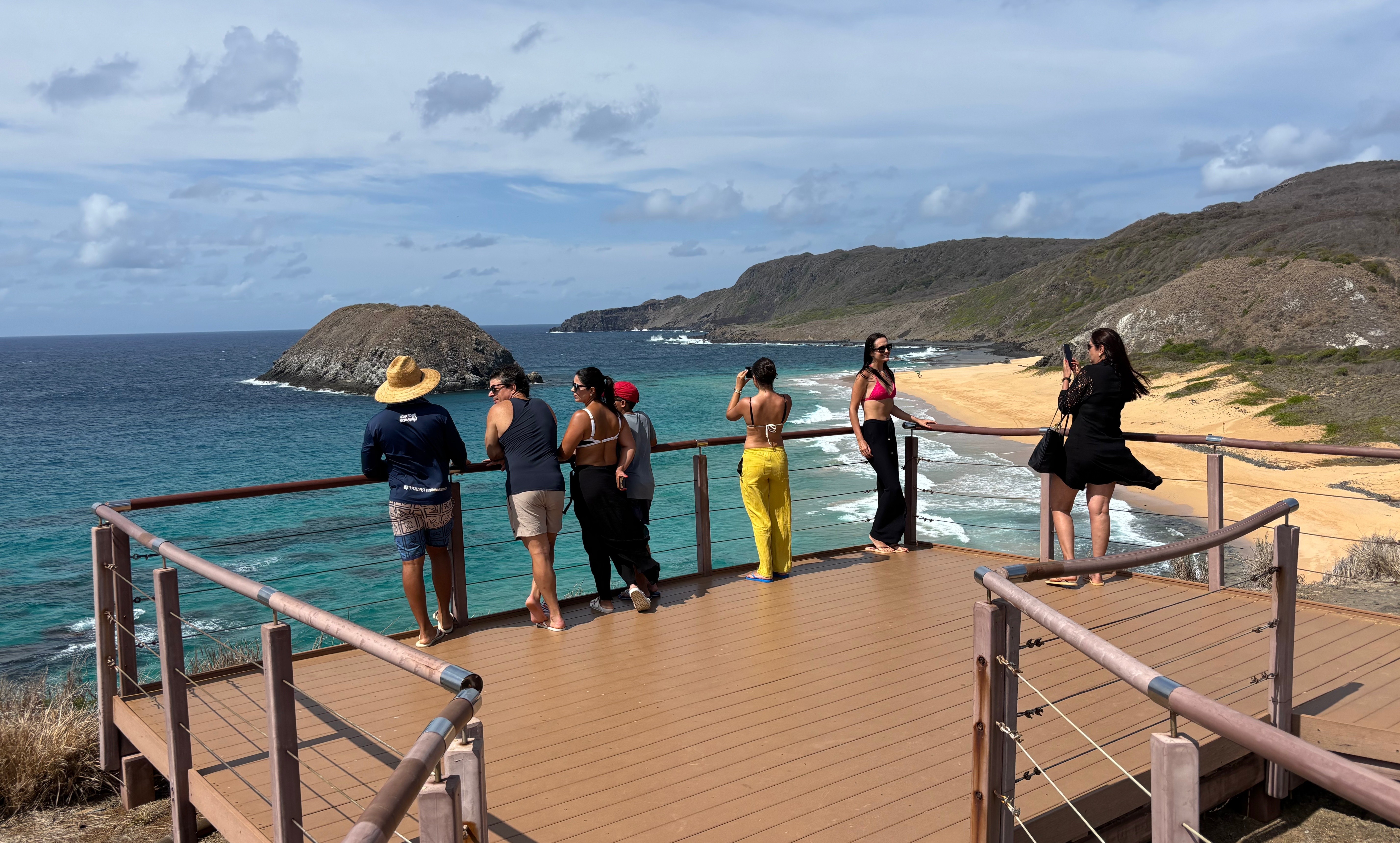 Com 139 mil visitantes em 2025, Fernando de Noronha bate recorde e supera limite anual