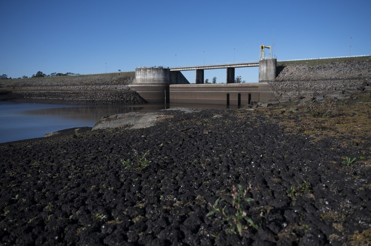 pior-seca-em-mais-de-70-anos-deixa-capital-do-uruguai-quase-sem-gua