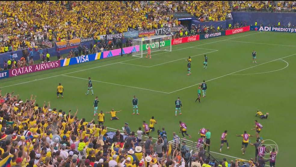 Equador derrota Alemanha com gol de virada de Plata e passa para 2ª fase na Copa do Mundo — Foto: Jornal Nacional/ Reprodução