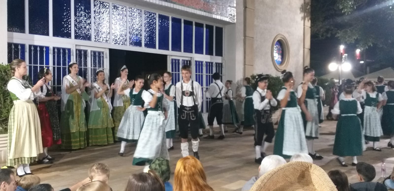 ‘Pedágio clandestino’: Festa do Vinho fecha acesso