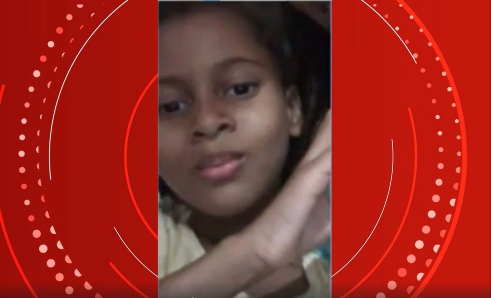 Criança morre em acidente entre moto e caminhão na Bahia — Foto: Reprodução/TV São Francisco