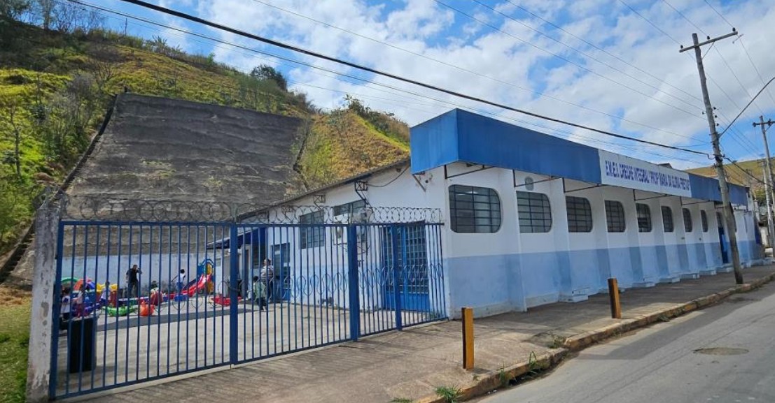 Justiça determina obras em creche com risco de escorregamento de terra em Aparecida, SP