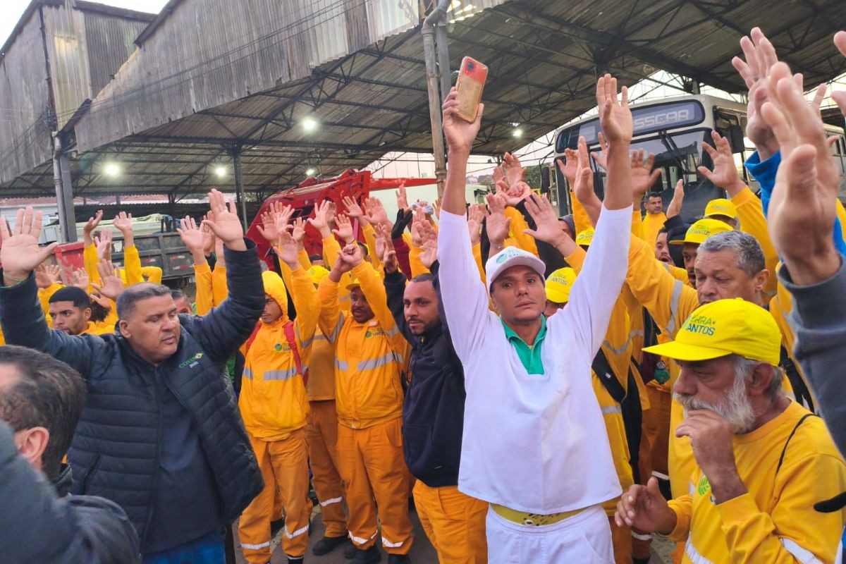 Trabalhadores da limpeza urbana entram em greve em seis cidades da Baixada Santista 