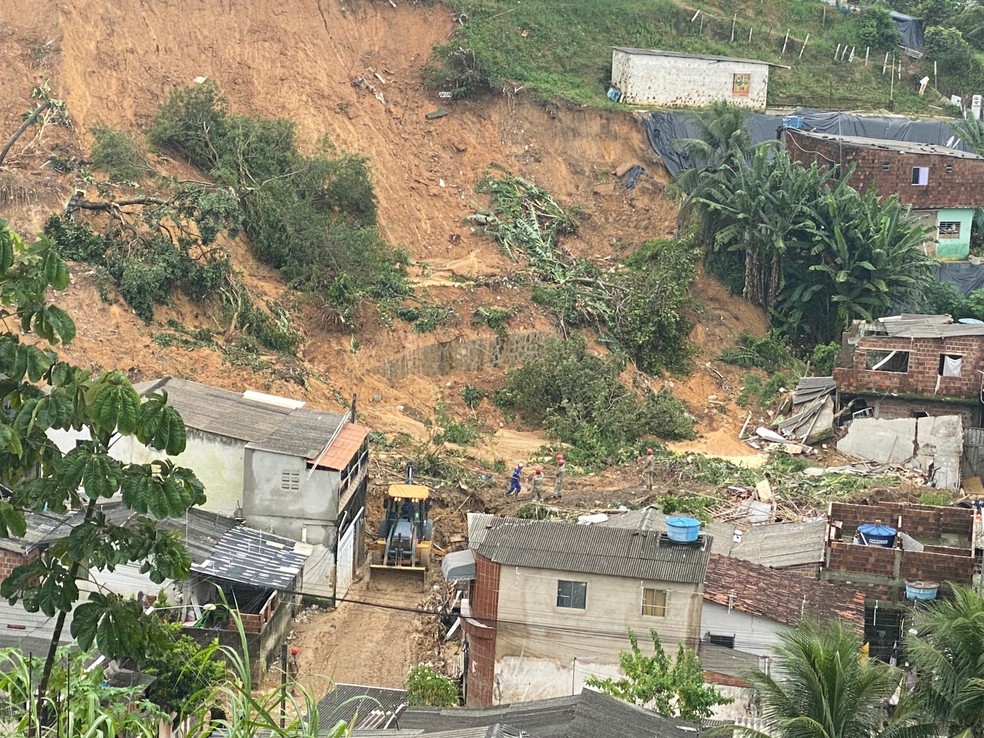 Governo de Pernambuco atualiza para 56 número de mortos no estado