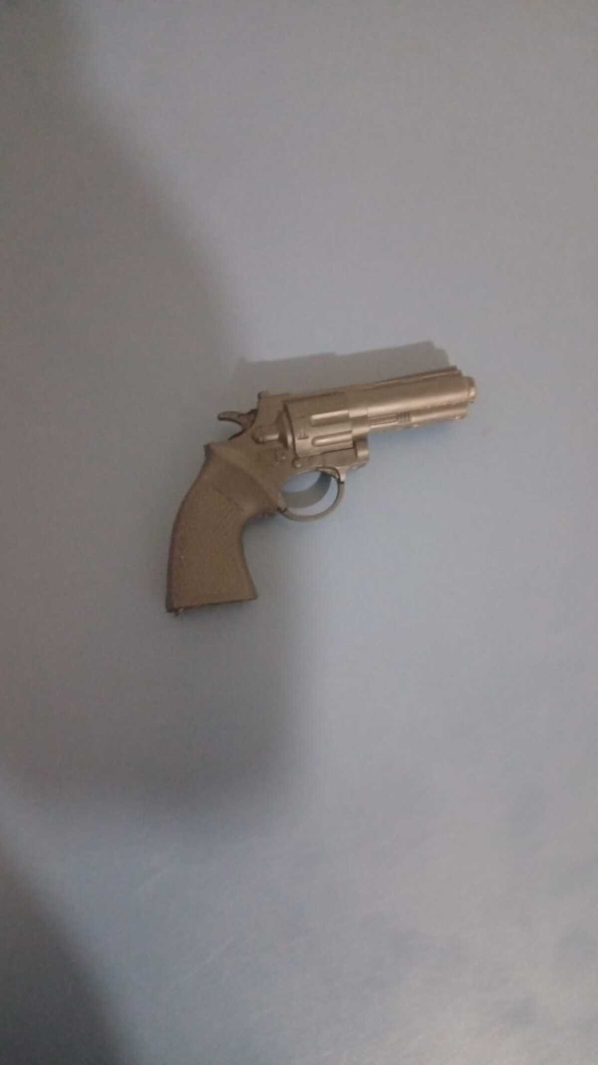 Homem é preso após simular estar armado para ameaçar e roubar missionários em Montes Claros