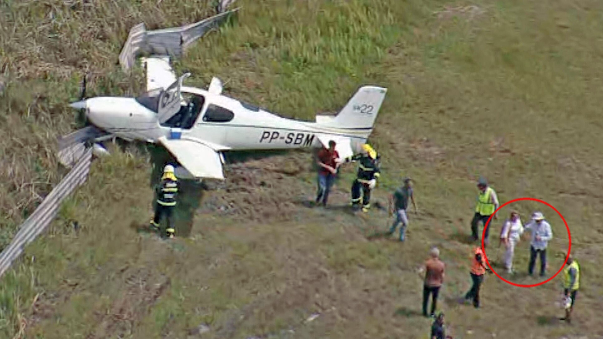 Monomotor perde a direção ao pousar no Aeroporto de Jacarepaguá e vai parar na cerca