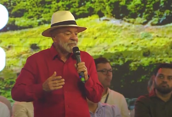 Lula diz que “Deus deixou o Sertão sem água porque sabia que eu seria presidente e traria água para cá”