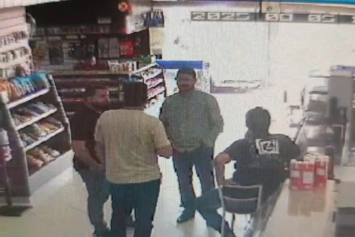 Homens foram vistos reunidos em padaria antes de desapareceram em viagem para cobrar dívidas no PR