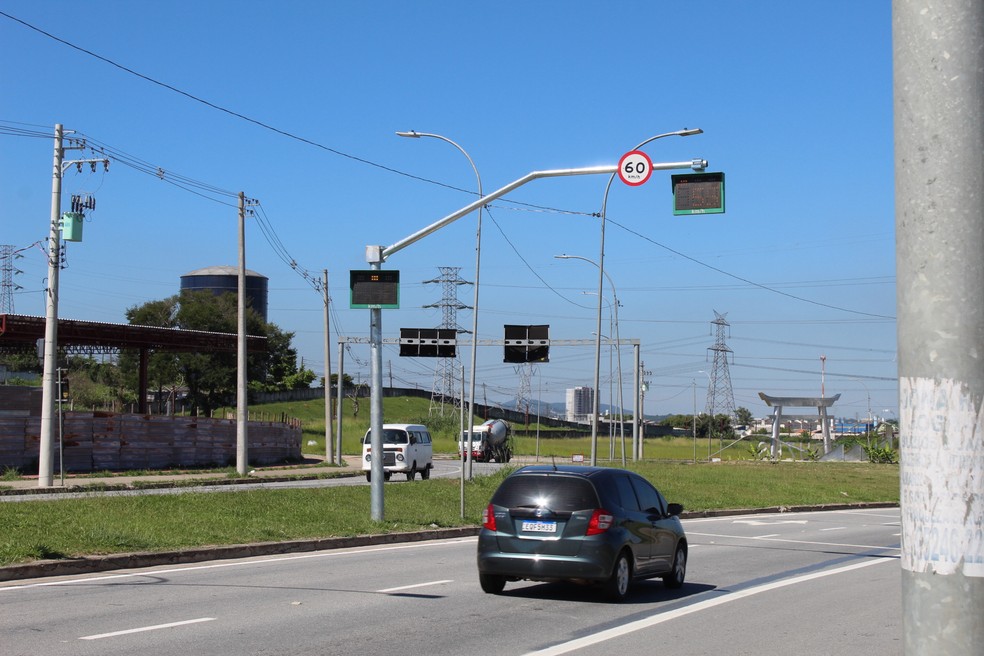Proposta de lei pede instalação de painéis eletrônicos para informar motorista sobre velocidade aferida — Foto: g1 / Cauê Adamuz