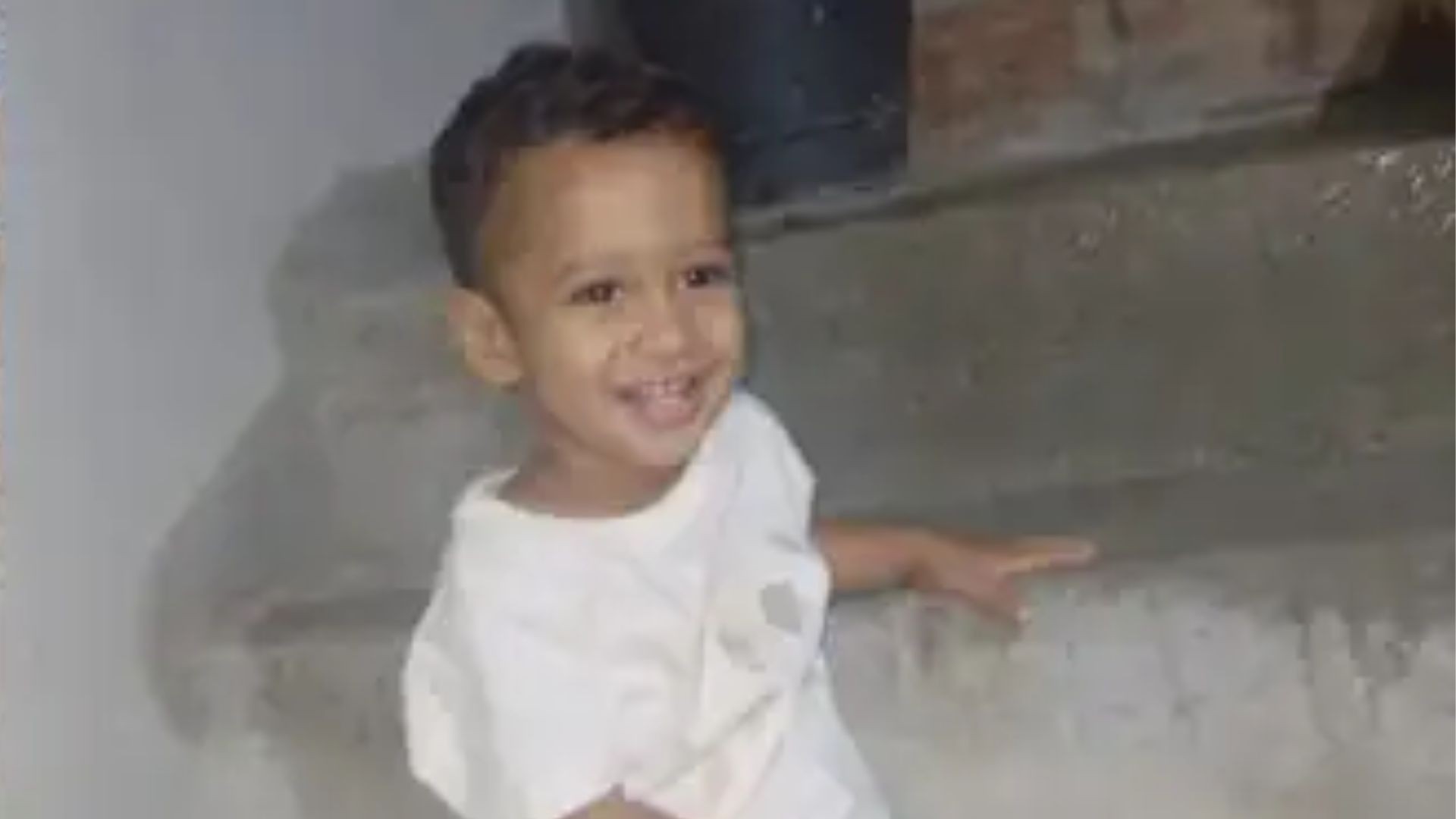 Bebê morre ao ser atingido no pescoço por linha com cerol