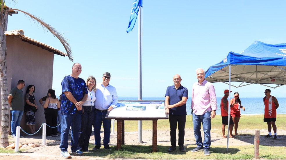 A bandeira Azul é atribuída a praias que cumpram um conjunto de requisitos de qualidade ambiental, segurança, bem-estar e infraestrutura de apoio. — Foto: Divulgação/Prefeitura de São Pedro da Aldeia