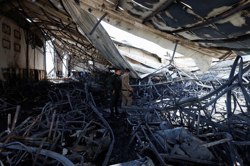 Interior de salão em que pessoas comemoravam casamento no Iraque é visto após incêndio em 27 de setembro de 2023 — Foto: Khalid Al-Mousily/REUTERS