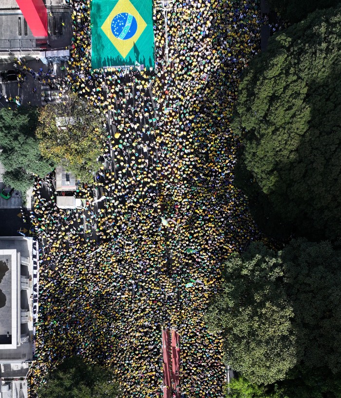 No ápice, ato pró-Bolsonaro na Av. Paulista reuniu 37,6 mil pessoas, segundo metodologia da USP