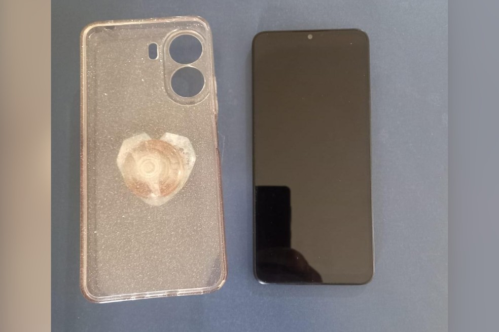 Celular foi encontrado e devolvido à vítima — Foto: Polícia Militar/Divulgação
