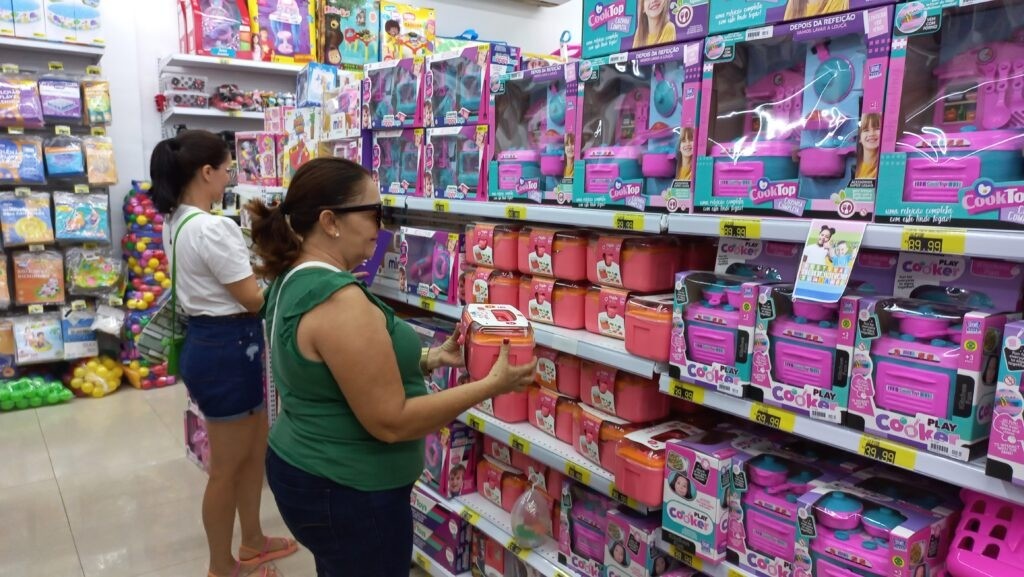 Procon orienta consumidores sobre compra de brinquedos seguros para o Dia das Crianças em Santarém