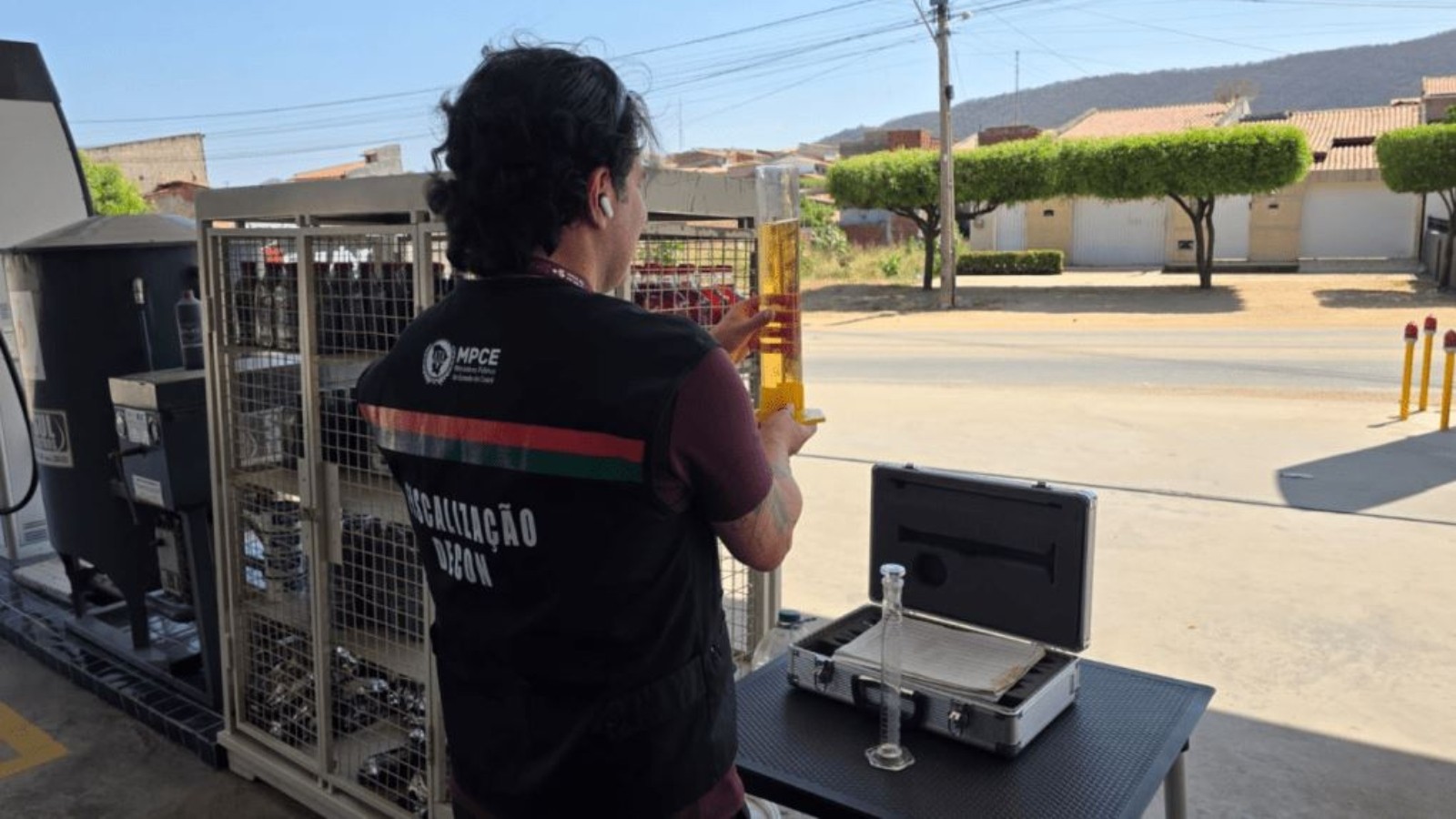 Decon interdita três postos de combustíveis por irregularidades no interior do Ceará