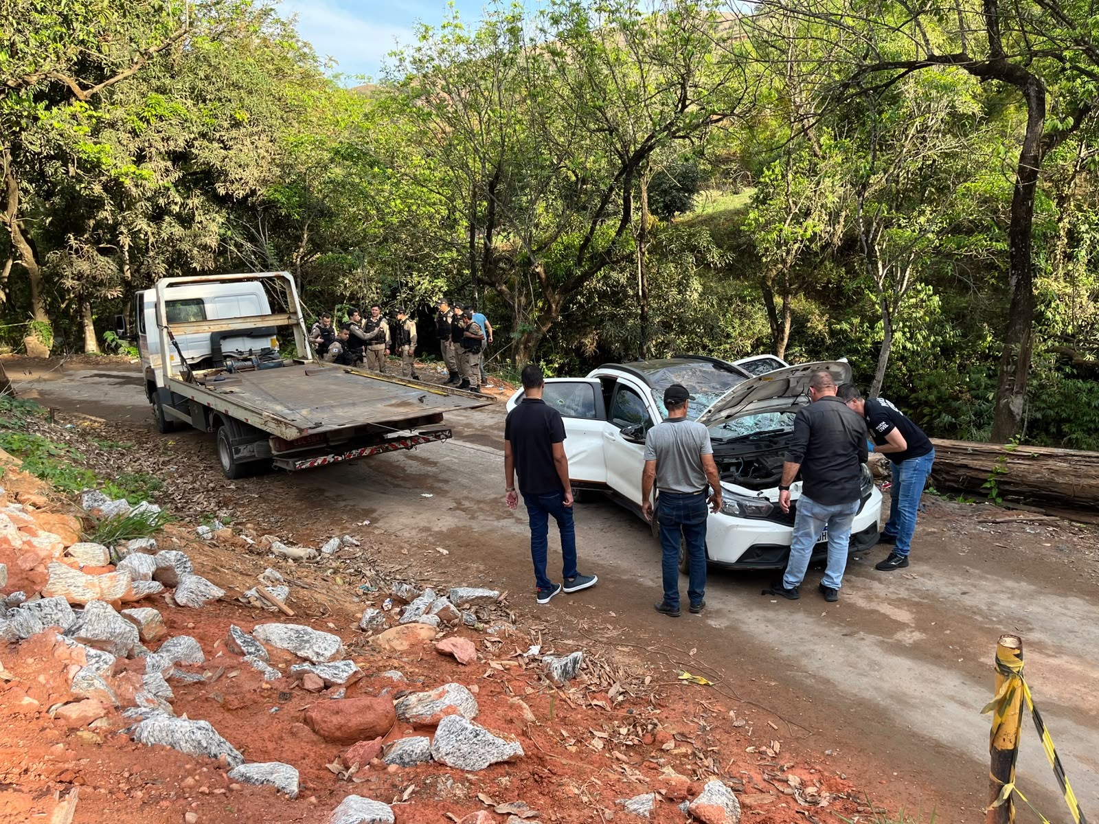 Perseguição policial termina com carro capotado e dois mortos em Coronel Fabriciano