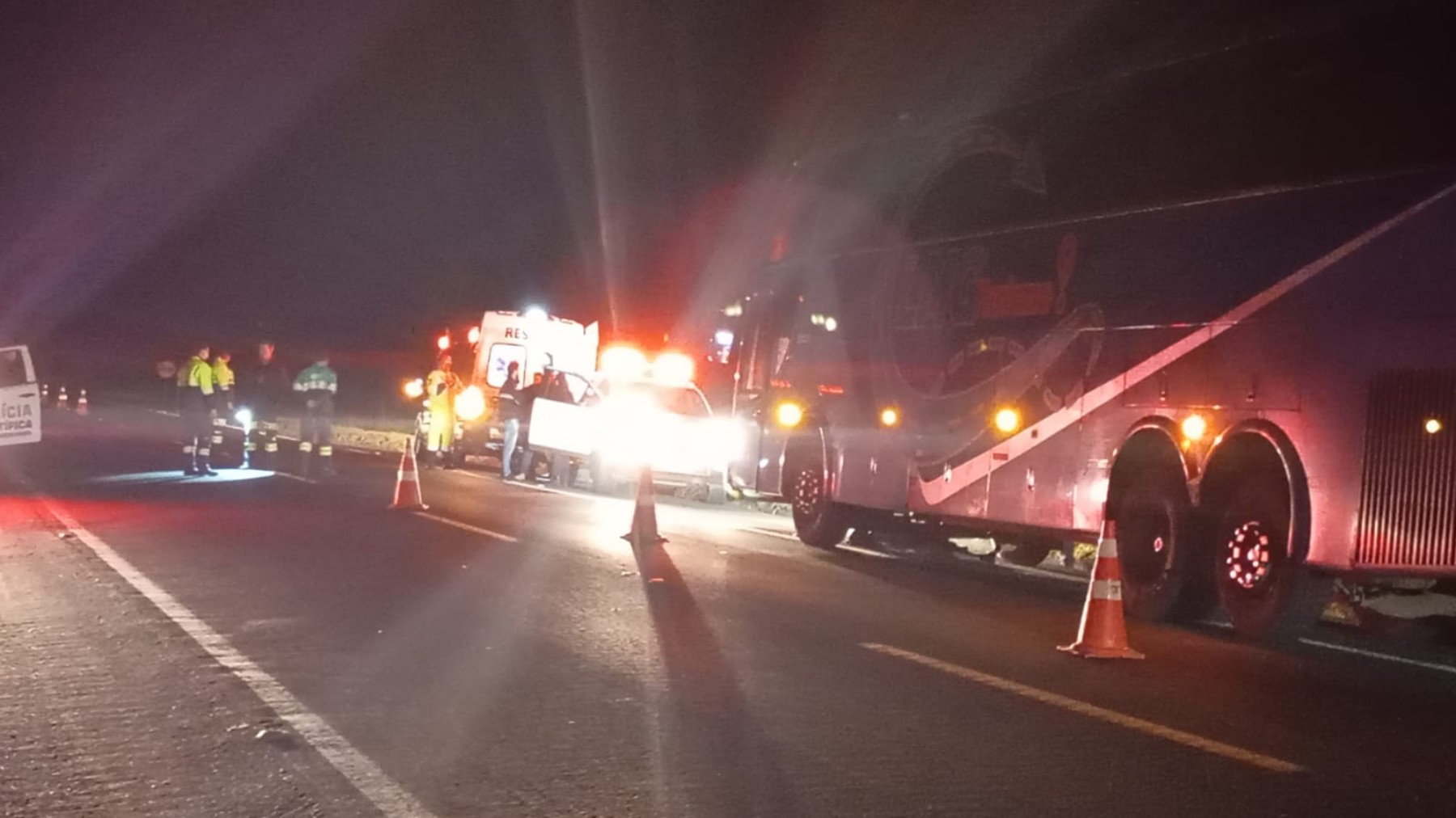 Pai morre ao tentar salvar filha de atropelamento em rodovia no interior do Paraná