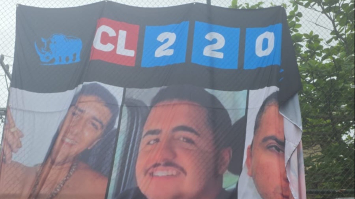 Polícia prende sete suspeitos de integrar milícia e apreende faixa com homenagem a ex-chefes em Guaratiba, RJ