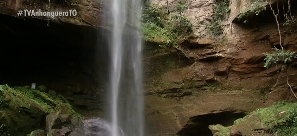 Queda d'água de cachoeira da Roncadeira passa de 72 metros — Foto: Reprodução/ TV Anhanguera