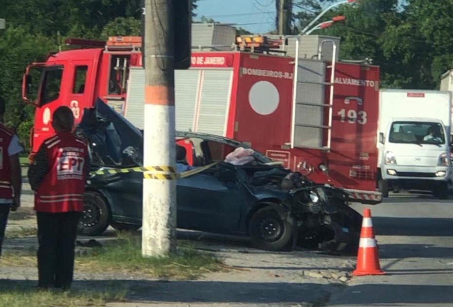 Criança de um ano morre e outras 4 pessoas ficam feridas em batida entre carro e ônibus em Maricá