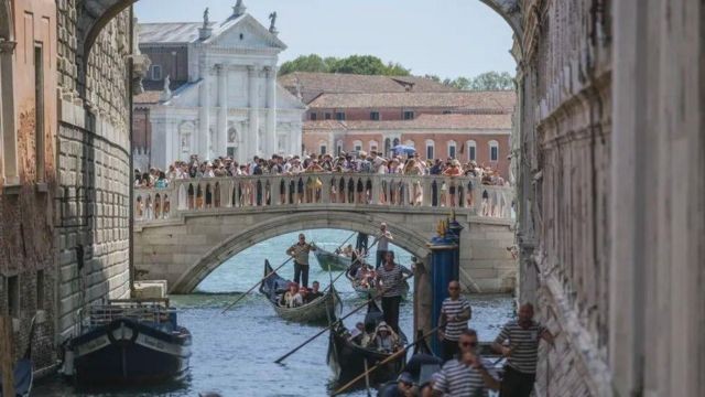 Por que Veneza vai proibir grandes grupos de turistas e caixas de som