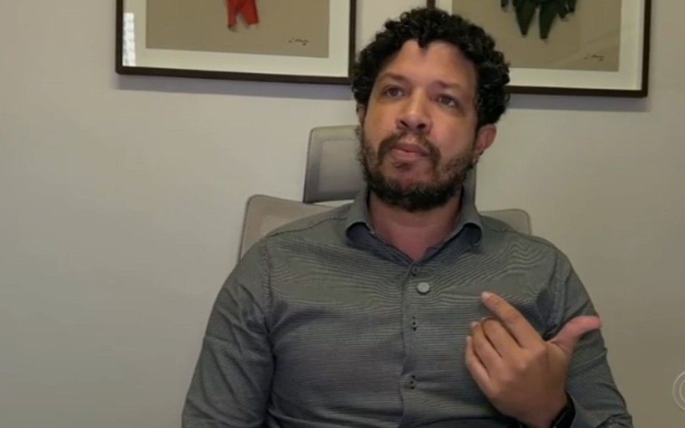 Médico psiquiatra Júlio César Souza explica sobre o tratamento para vício em apostas — Foto: Reprodução/TV TEM