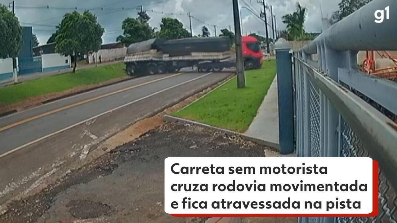 VÍDEO: Carreta sem motorista cruza rodovia movimentada e fica atravessada na pista, no Paraná