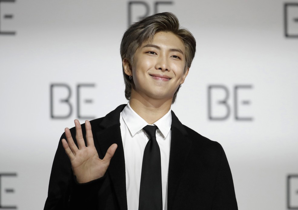 RM, membro da banda de K-Pop BTS durante evento em Seul no dia 20 de novembro de 2020 — Foto: Lee Jin-man/AP