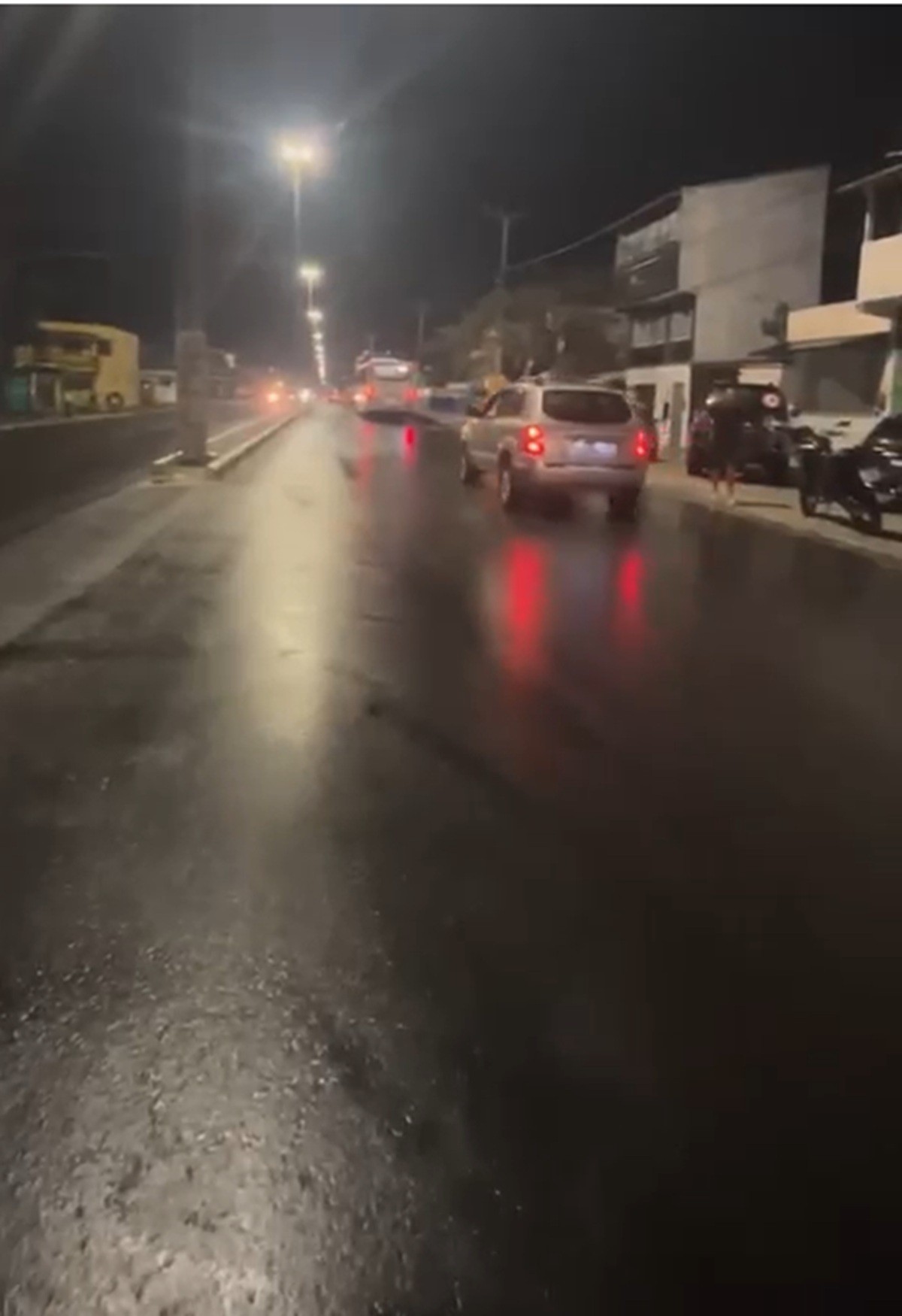 Jovem de 17 anos morre em batida entre carro e moto em Cabo Frio