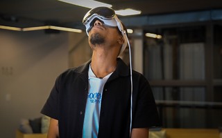 Apple Vision Pro te faz 'entrar' em vídeos com tela excelente, mas precisa de mais apps; g1 experimentou