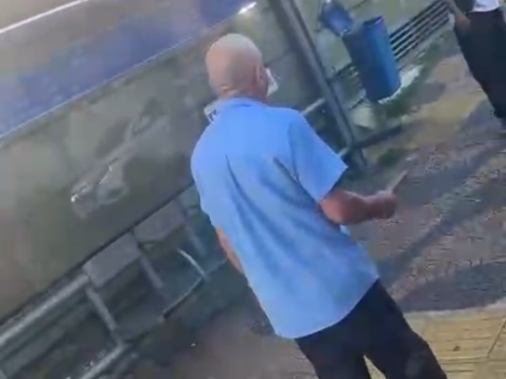 Motorista do transporte coletivo é demitido após ameaçar passageiro com facão em Campinas