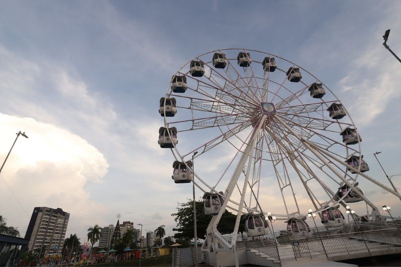 Roda-gigante da Ponta Negra encerra atividades em Manaus