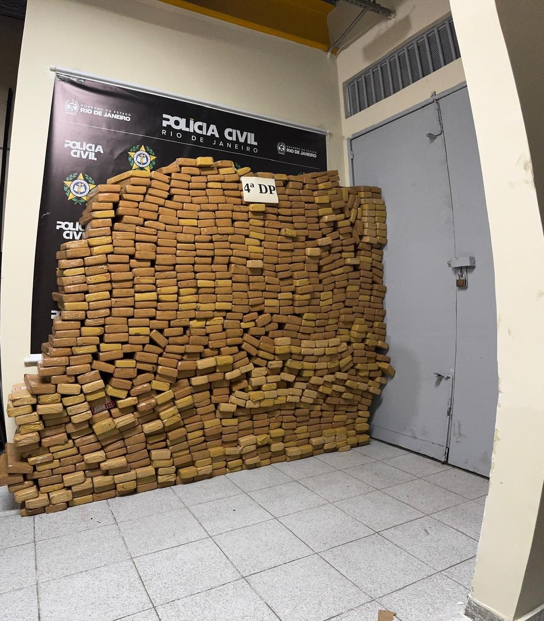 Polícia do Rio apreende grande quantidade de maconha em Comendador Levy Gasparian