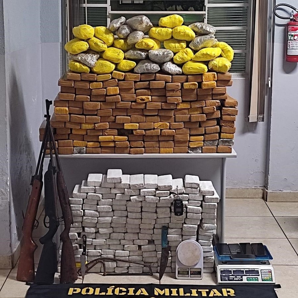 Quatro homens foram presos em Presidente Prudente (SP) — Foto: Polícia Militar