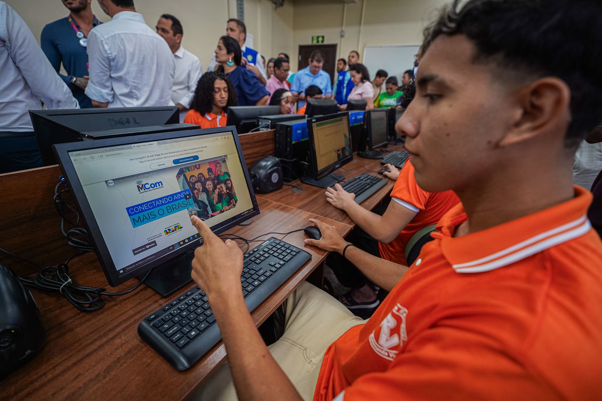 Amapá recebe 100 computadores e cursos gratuitos em ação do Governo Federal