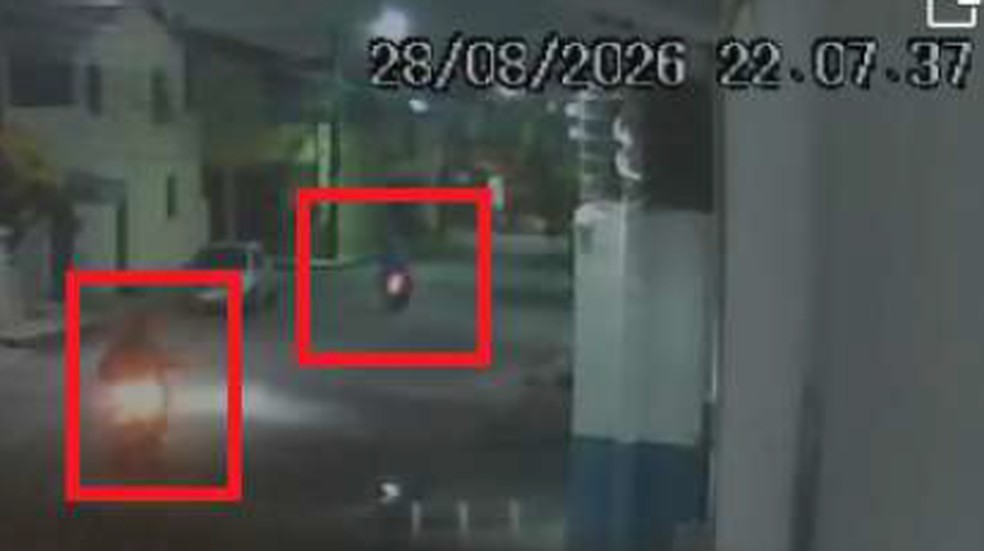 Câmeras de segurança captaram criminosos chegando para executar casal de comerciantes, em Fortaleza (CE) — Foto: Reprodução