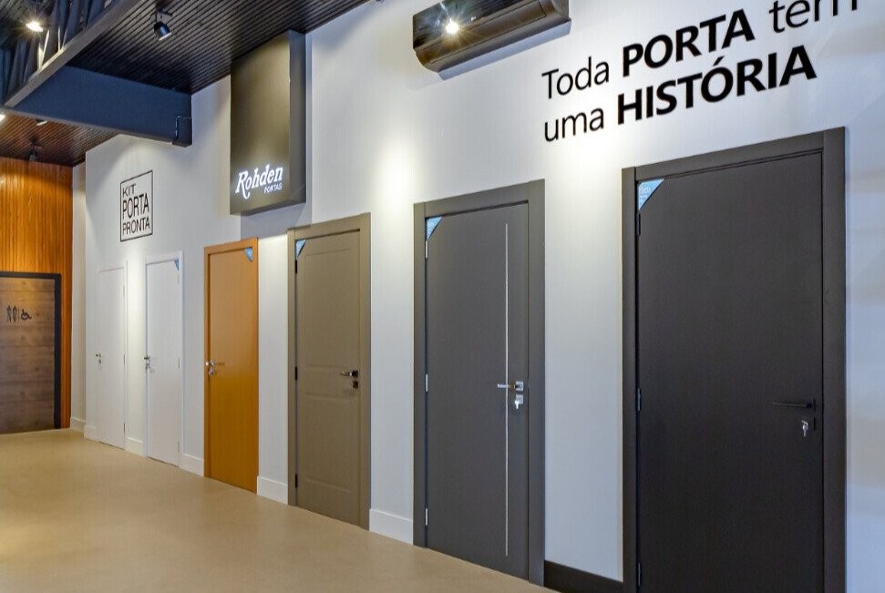 Portas de madeira: elegância e funcionalidade para ambientes internos