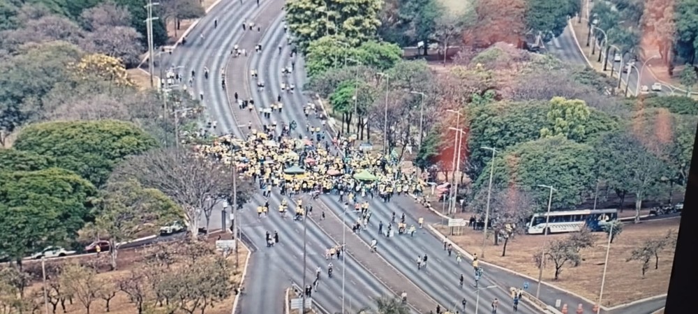 Grupos de direita realizam manifestações em seis capitais brasileiras com críticas ao STF