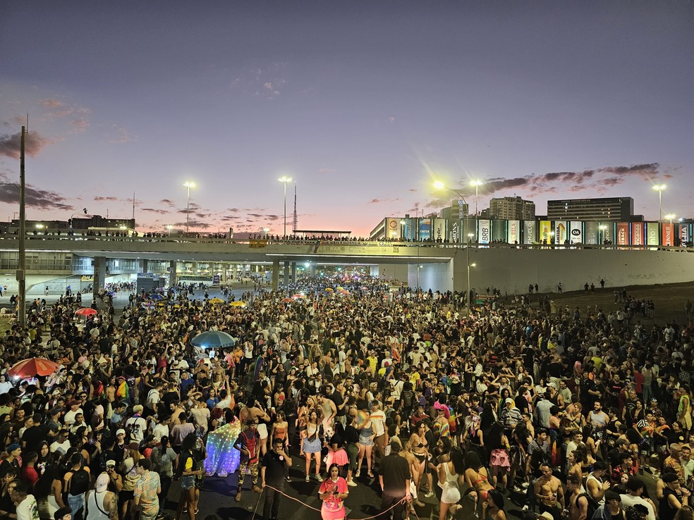Parada do Orgulho LGBTQIA+ em Brasília ocupou centro da capital. — Foto: Divulgação/Igor Albuquerque
