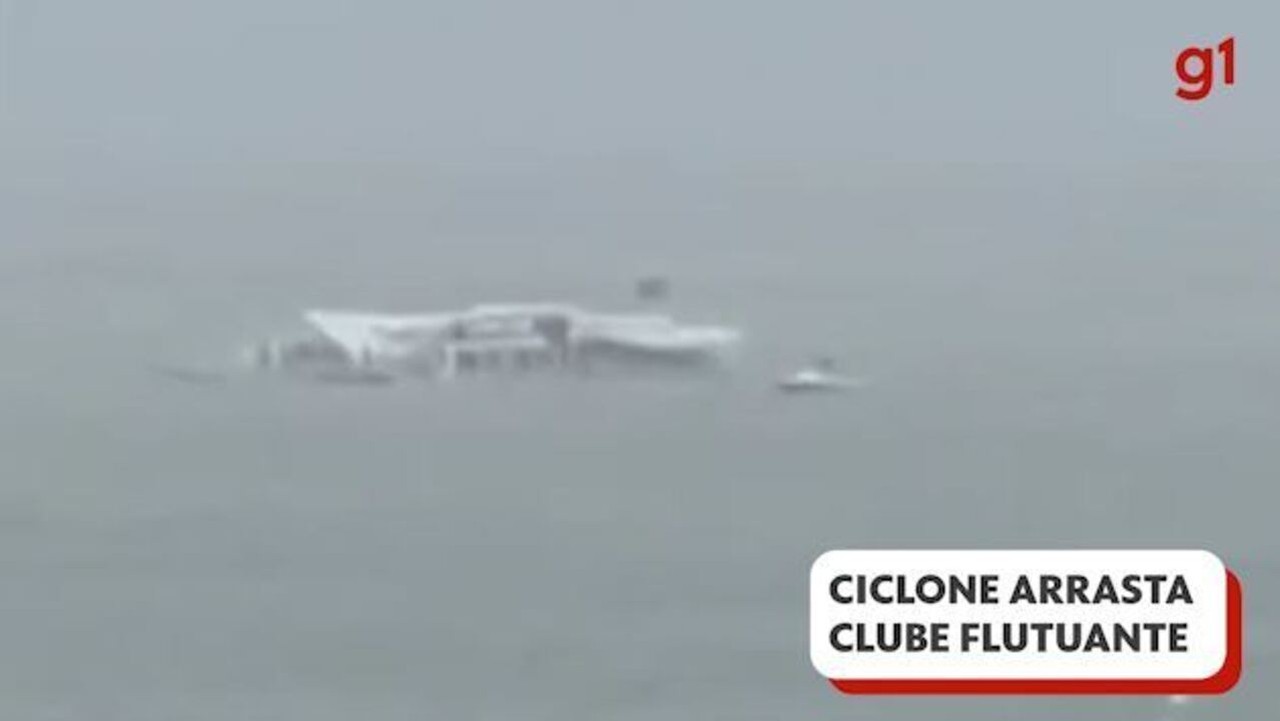 Primeiro clube flutuante de SC fica à deriva após passagem de ciclone em SC