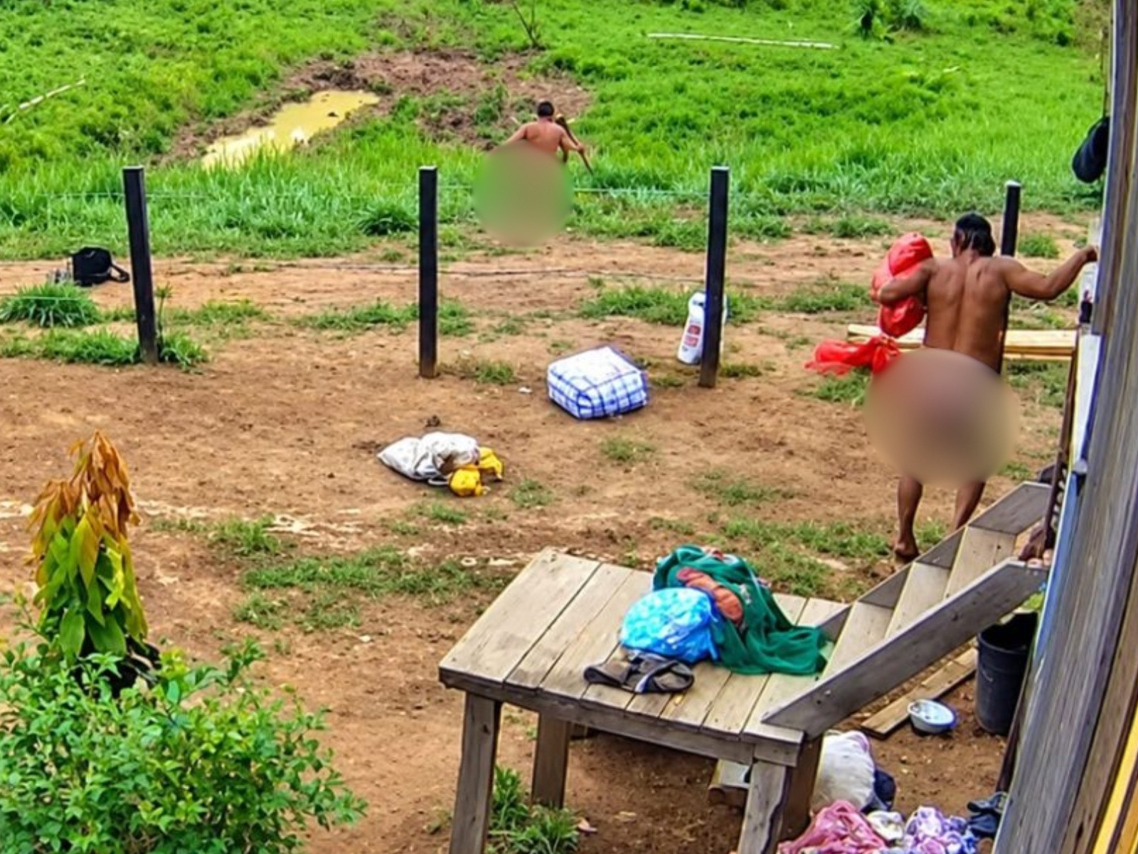 VÍDEO: Moradores registram desordem após entrada de indígenas em casa no Acre