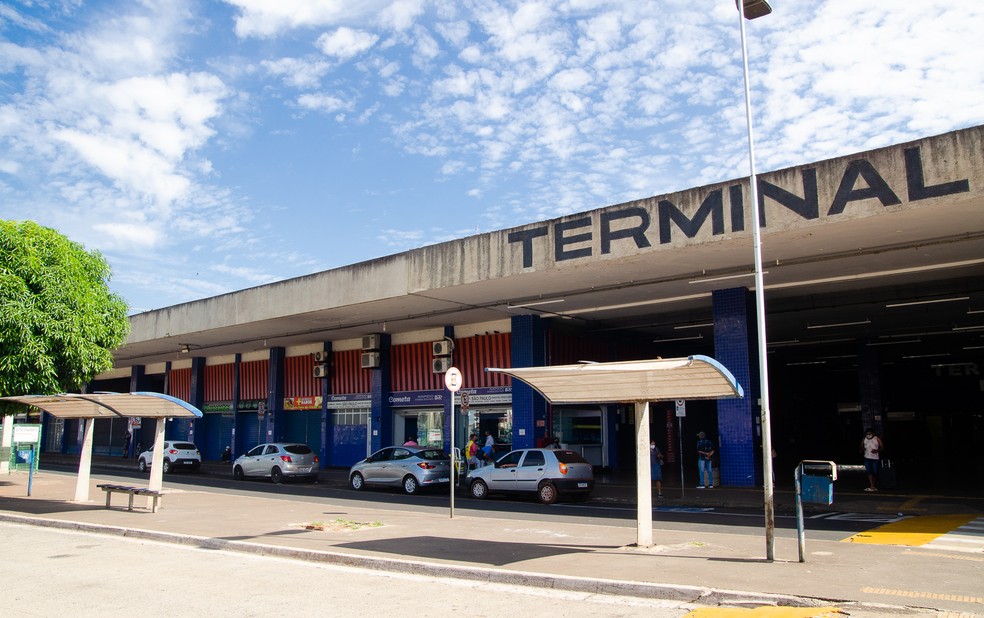 Suspeito de importunação sexual dentro de ônibus que ia para Belo Horizonte foi preso no Terminal Rodoviário de Ribeirão Preto, SP — Foto: Érico Andrade/G1