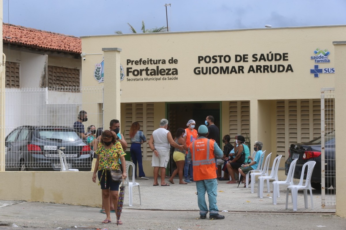 Fortaleza tem 50 postos de saúde abertos para vacinação contra Covid-19 ...