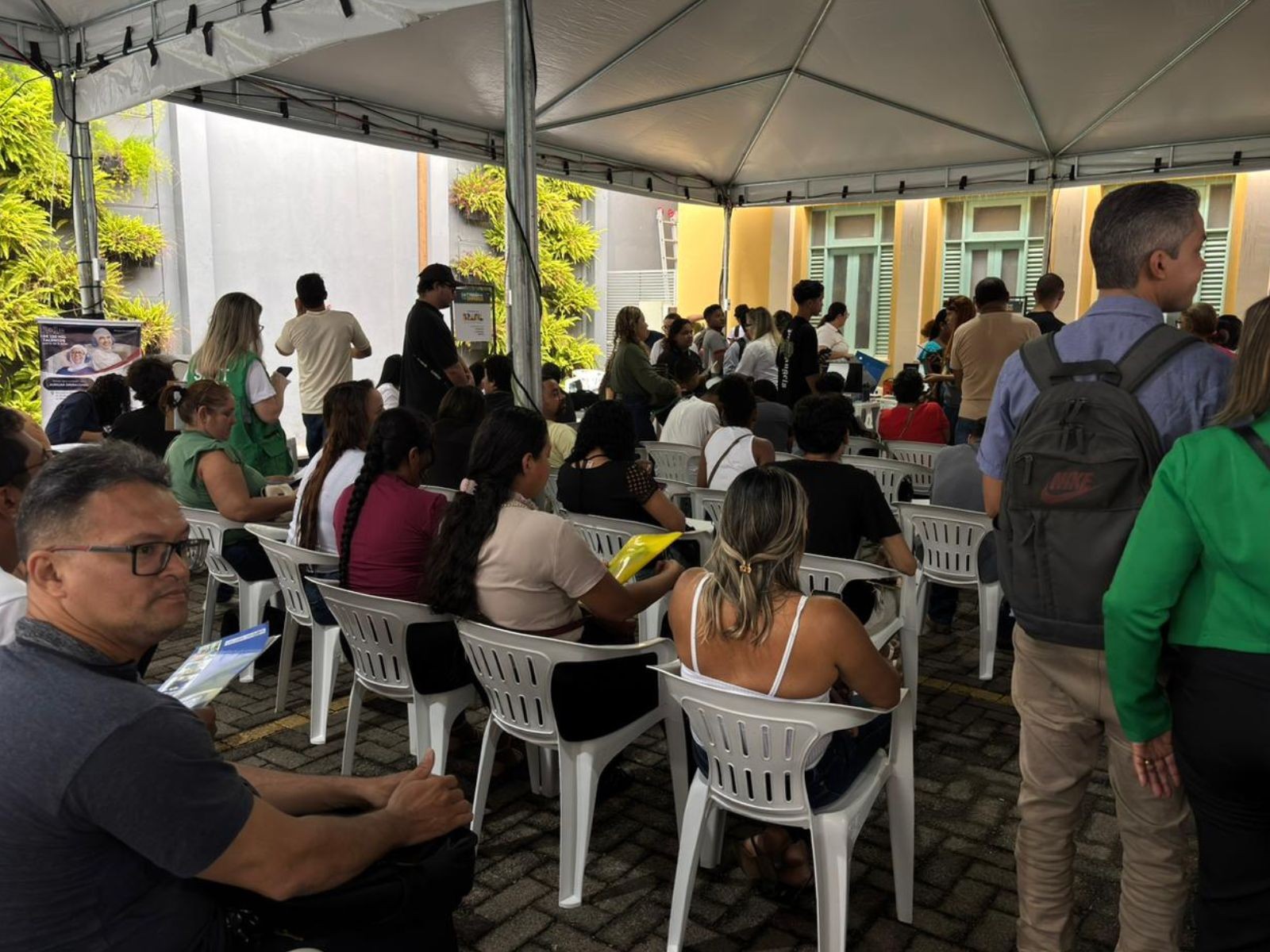 Com mais de mil vagas, Feirão do Emprego encerra neste sábado (6): 'Começar 2026 com o pé direito'