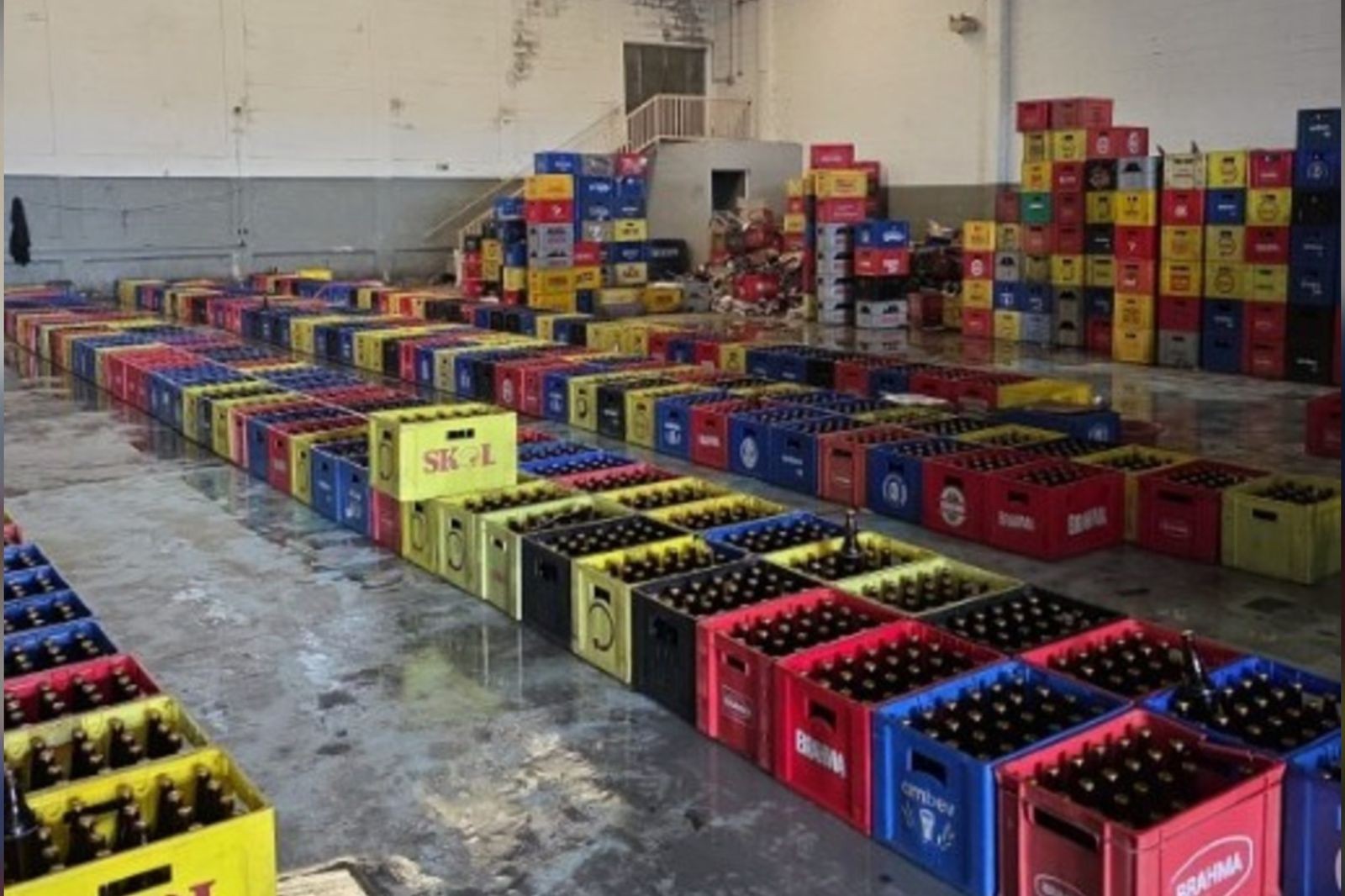 Polícia Civil fecha galpão clandestino de falsificação de bebidas em Votorantim; quatro são presos