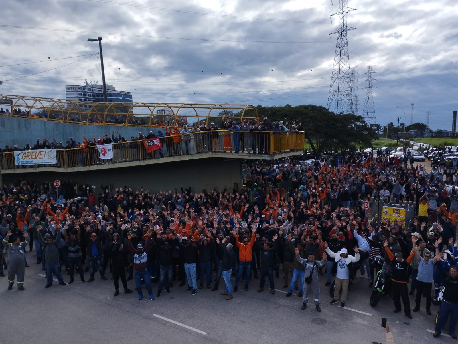 2 mil funcionários terceirizados da Revap encerram greve e voltam ao trabalho em São José dos Campos