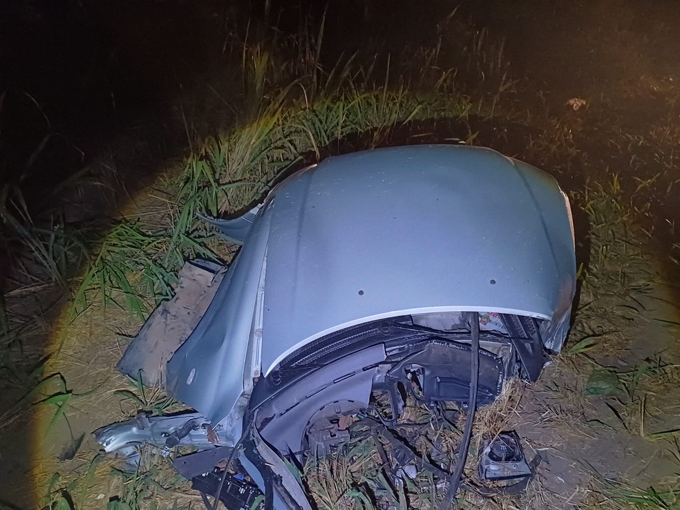 Acidente deixa dois mortos e dois feridos na Bahia — Foto: Reprodução/TV Sudoeste