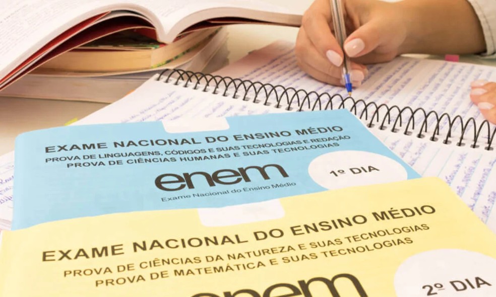 Redação do Enem é aplicada no primeiro dia de provas — Foto: Agência Brasil