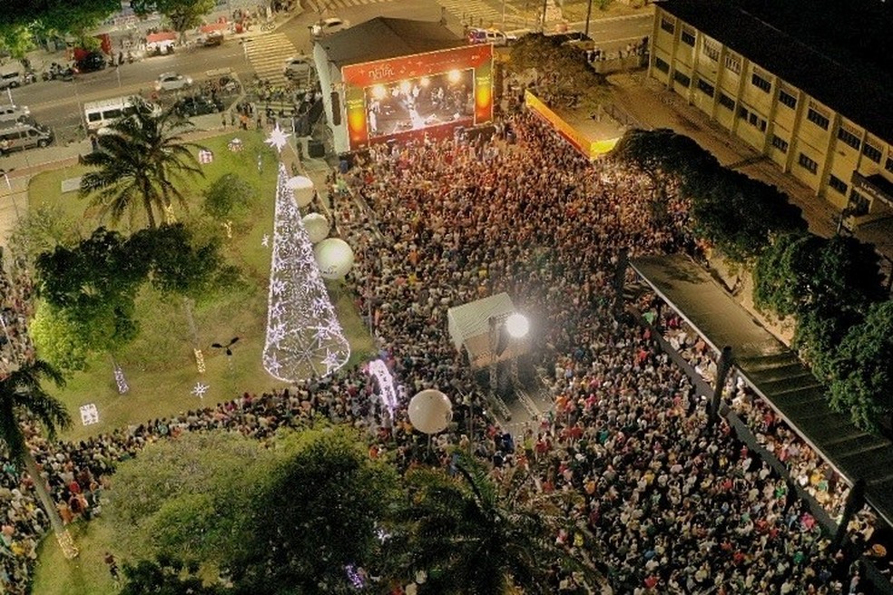 Shows de Alceu Valença e Diante do Trono atraem público e marcam abertura de celebrações de fim de ano em Natal